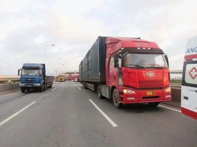 道路貨物運輸保障砂石等貨運暢通，交通運輸部多措并舉穩(wěn)定地方運輸